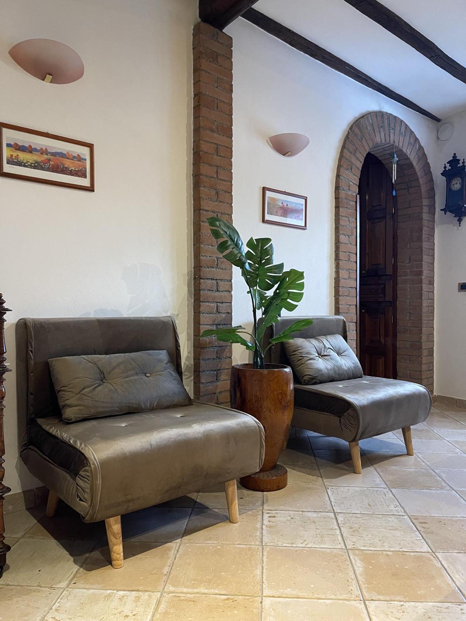 Mazzetti Country House-Vita In Campagna Con Giardino Vimignano-Chiesa Esterno foto