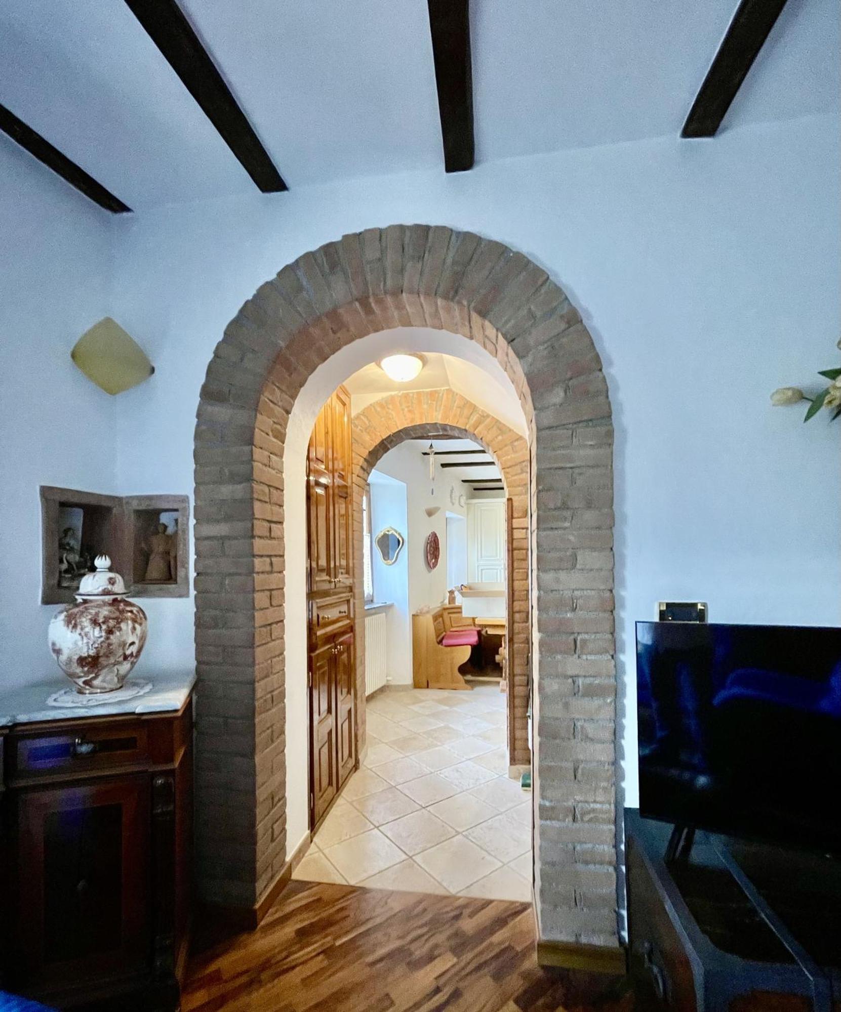 Mazzetti Country House-Vita In Campagna Con Giardino Vimignano-Chiesa Esterno foto